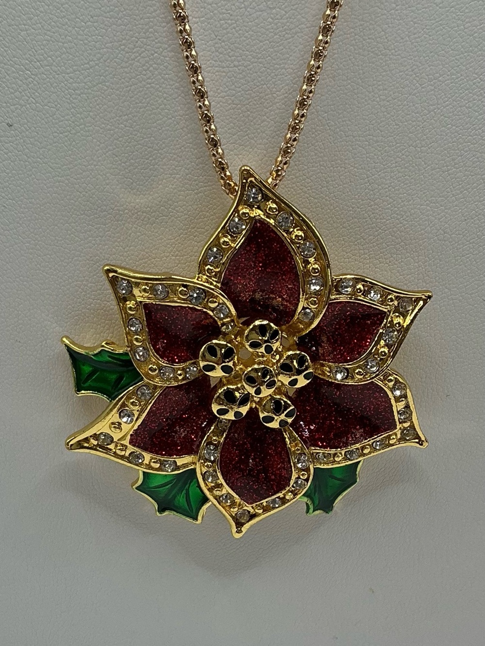 GOLD TONE RED GREEN ENAMEL RHINESTONE POINSETTIA BROOCH NECKLACE COMBO NWOT
